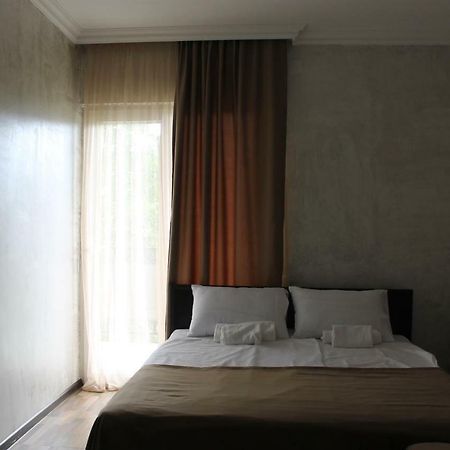 Hotel Progress Batoumi Extérieur photo