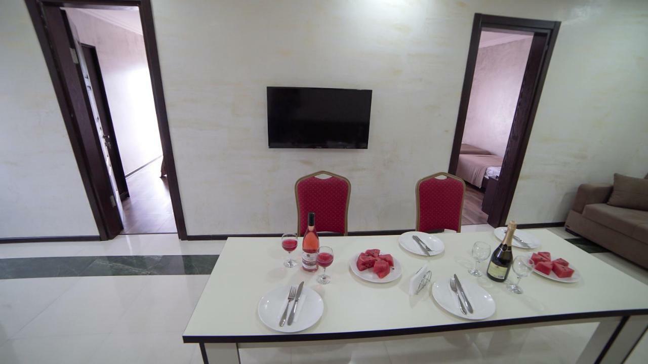 Hotel Progress Batoumi Extérieur photo