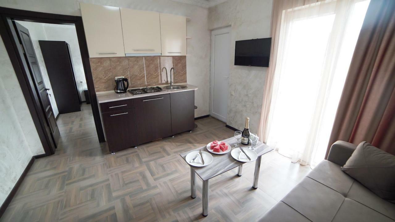 Hotel Progress Batoumi Extérieur photo