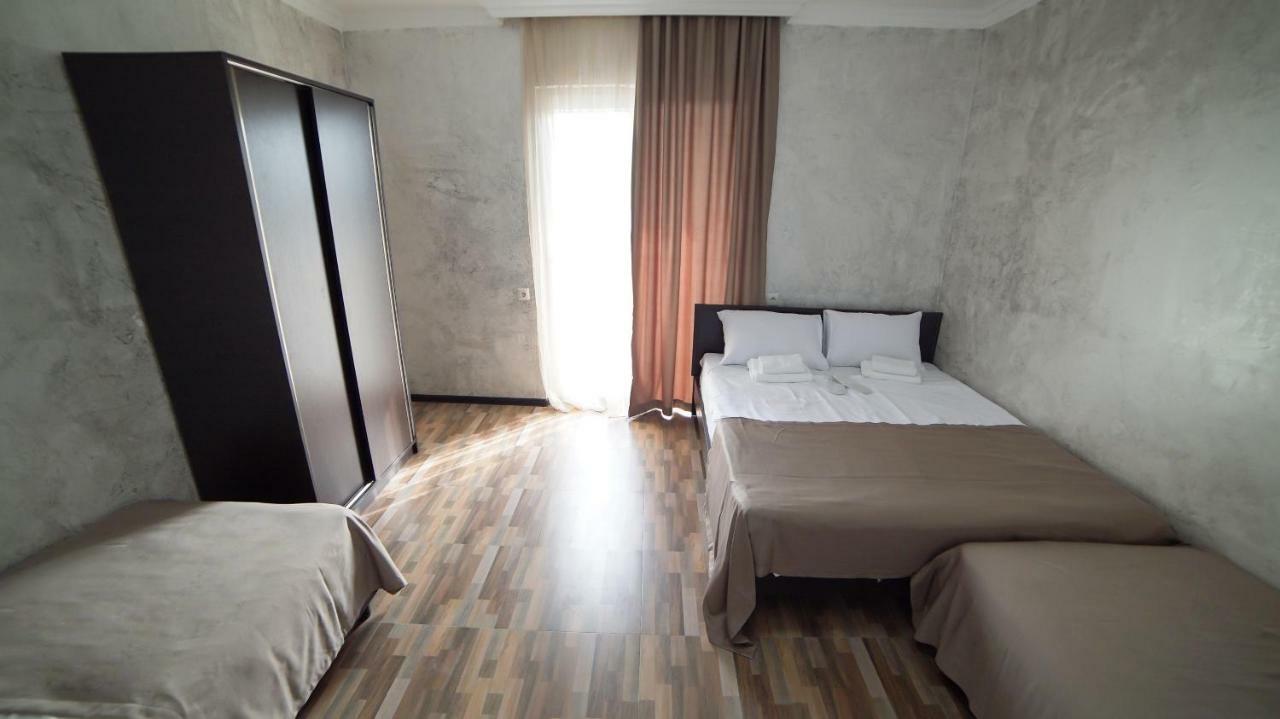 Hotel Progress Batoumi Extérieur photo