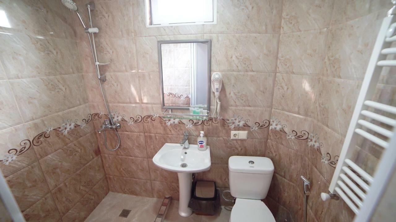 Hotel Progress Batoumi Extérieur photo