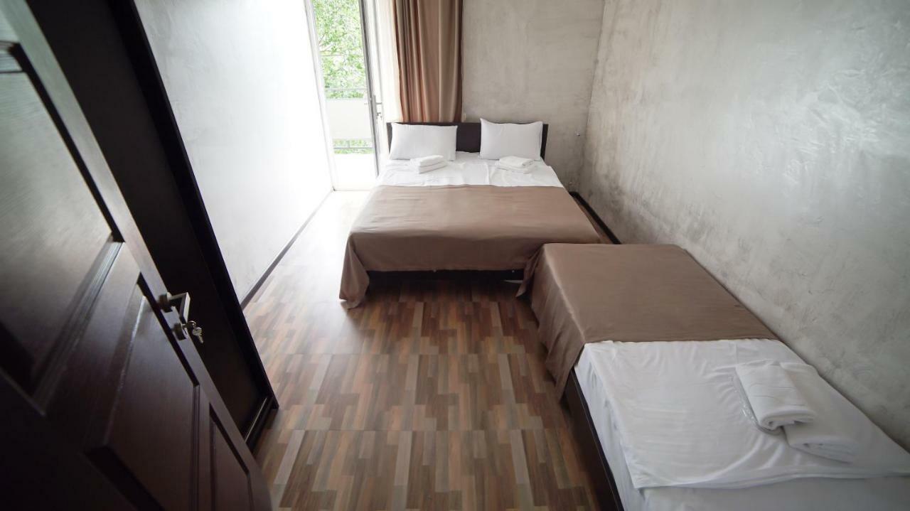 Hotel Progress Batoumi Extérieur photo
