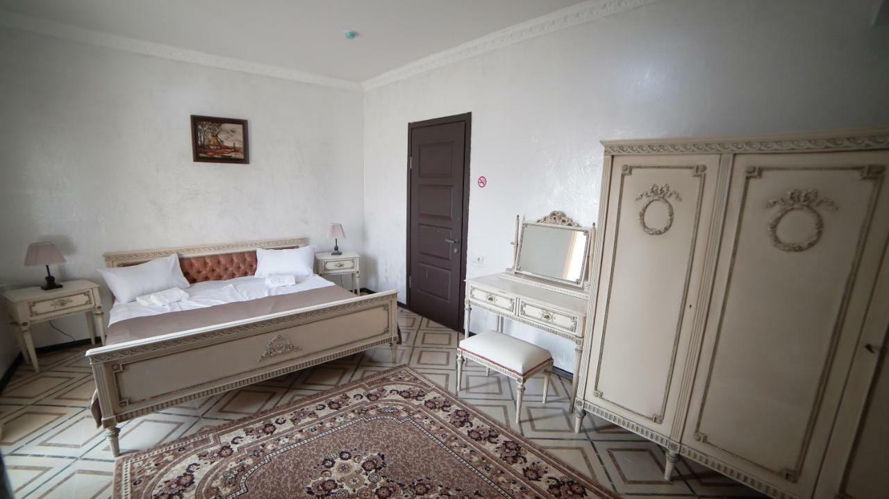 Hotel Progress Batoumi Extérieur photo