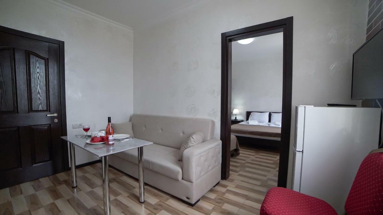 Hotel Progress Batoumi Extérieur photo